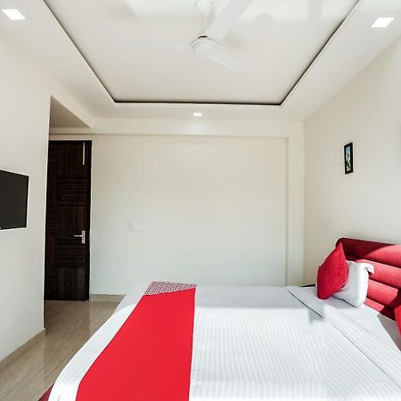 Oyo 65118 Hotel Vatika Gurgaon Eksteriør billede