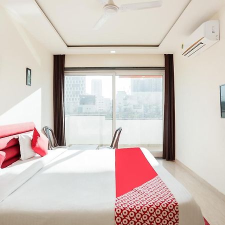 Oyo 65118 Hotel Vatika Gurgaon Eksteriør billede