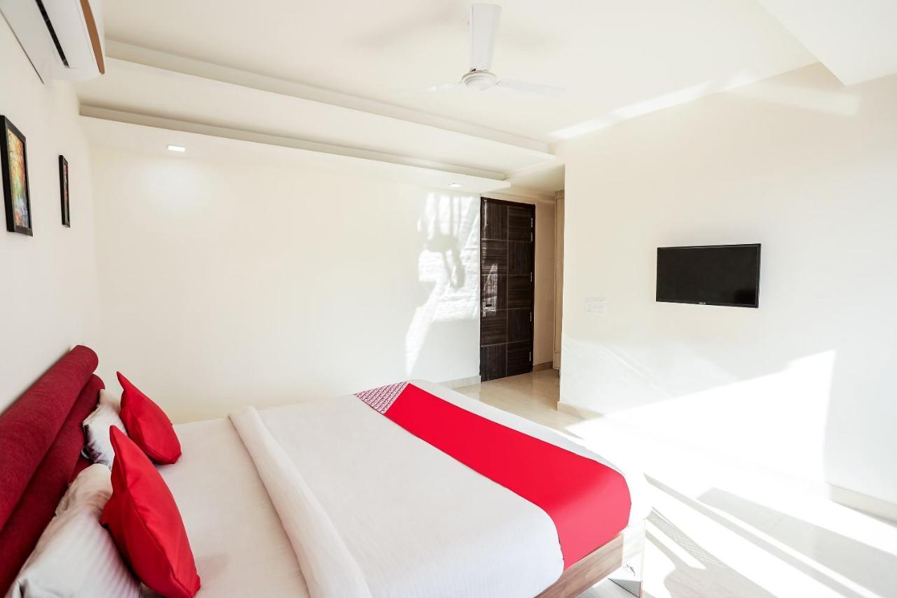 Oyo 65118 Hotel Vatika Gurgaon Eksteriør billede