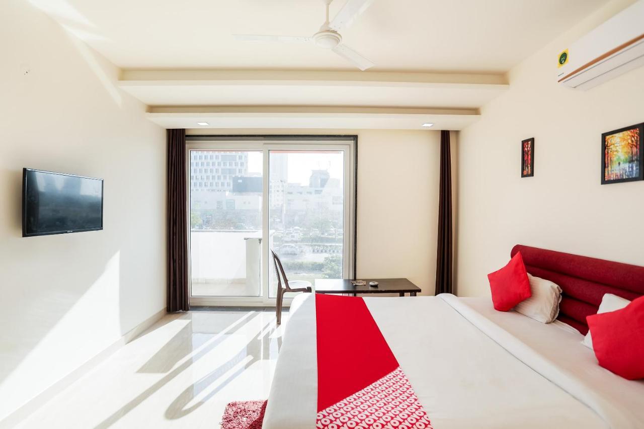 Oyo 65118 Hotel Vatika Gurgaon Eksteriør billede