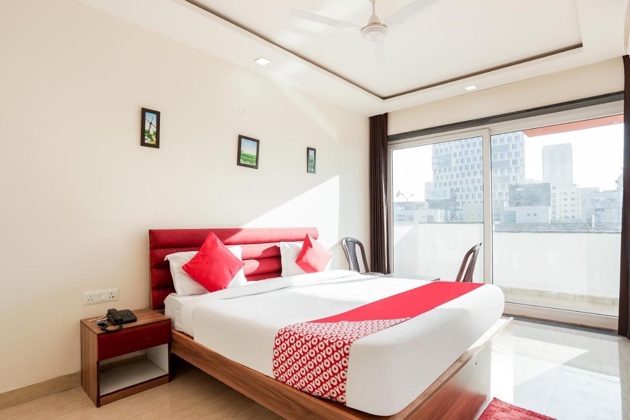 Oyo 65118 Hotel Vatika Gurgaon Eksteriør billede